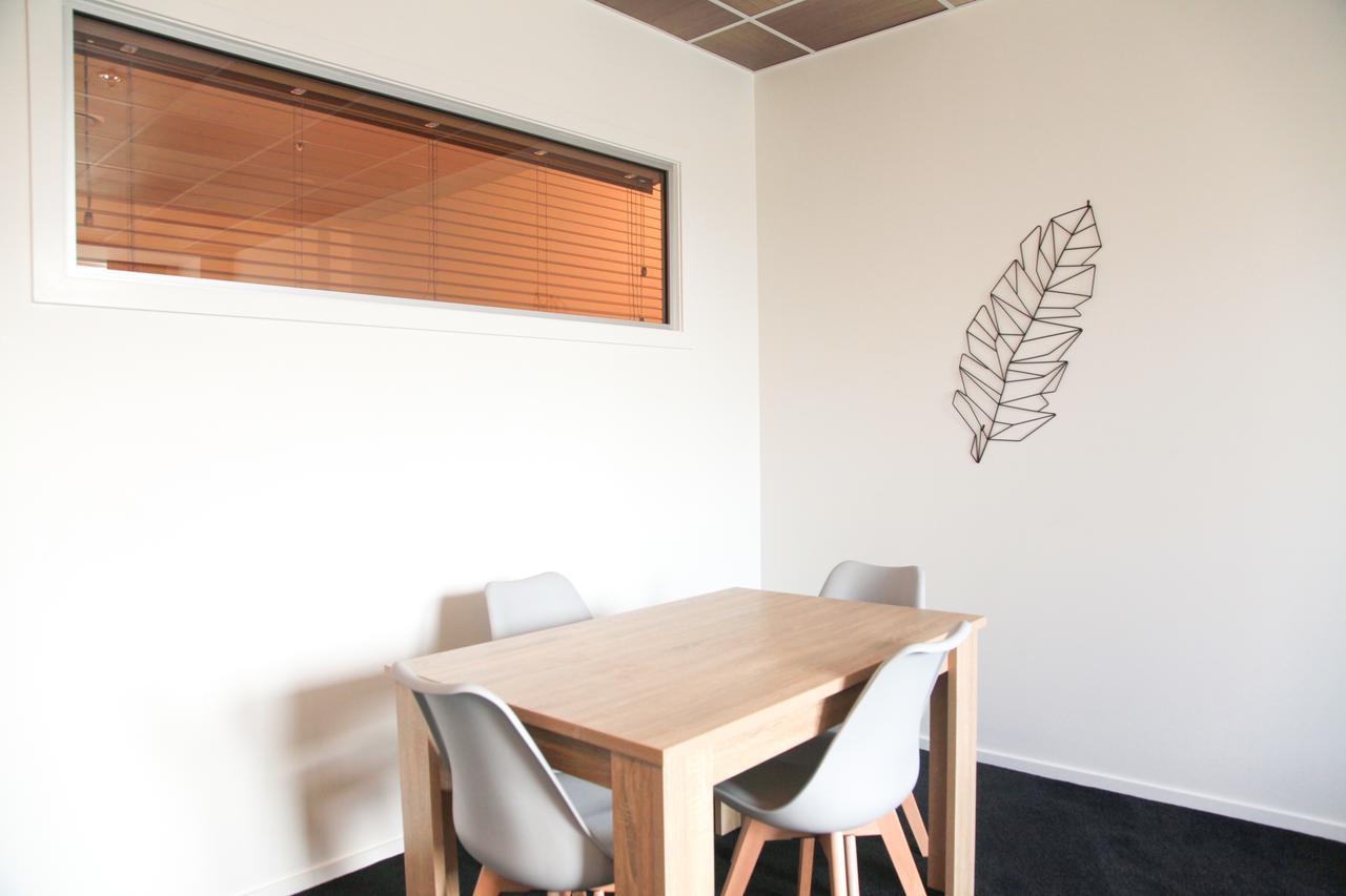 Liberty Apartment Hotel Уелингтън Стая снимка